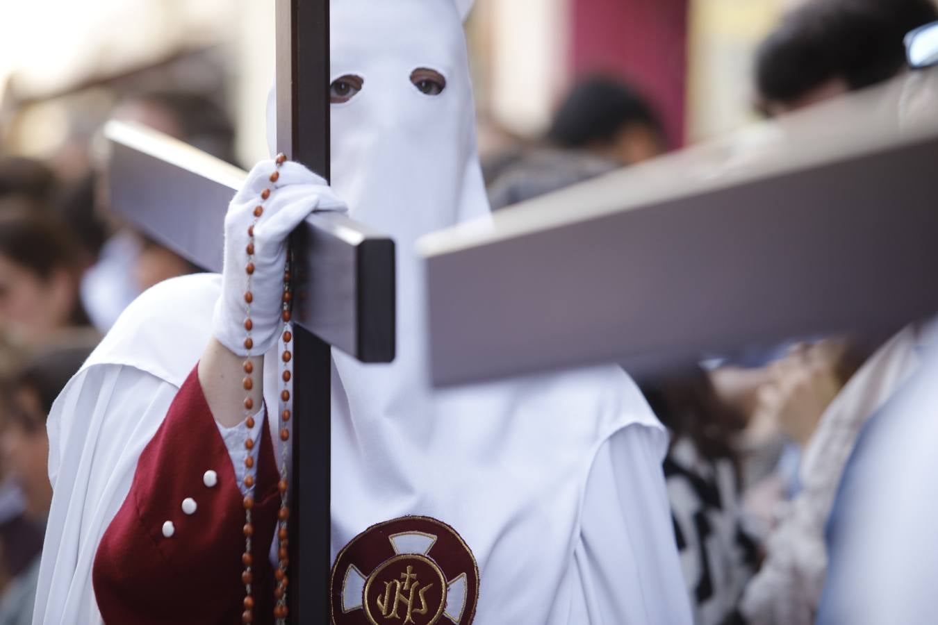 La elegante procesión de La Sentencia en el Lunes Santo de Córdoba, en imágenes
