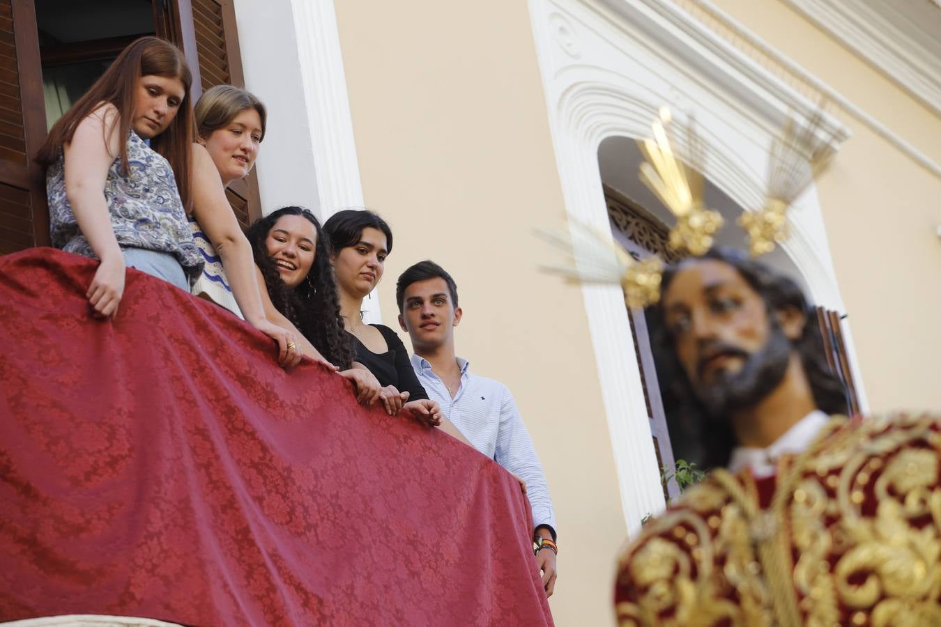 La elegante procesión de La Sentencia en el Lunes Santo de Córdoba, en imágenes