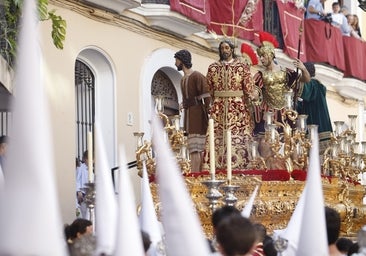 La elegante procesión de La Sentencia en el Lunes Santo de Córdoba, en imágenes