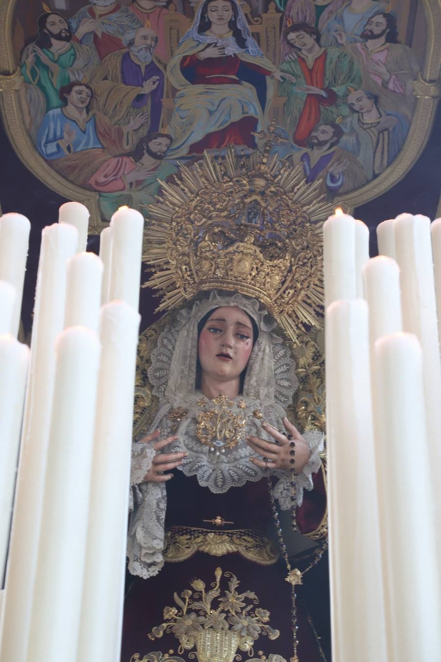 Lunes Santo | La solemne procesión de la hermandad de la Vera Cruz, en imágenes