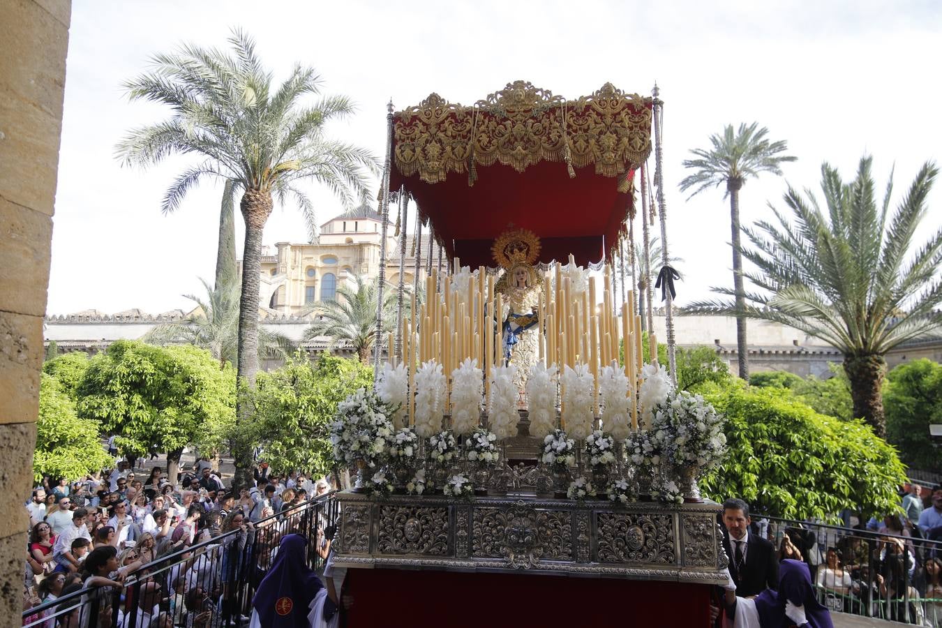 De Córdoba al Naranjo, la vibrante procesión de La Agonía, en imágenes
