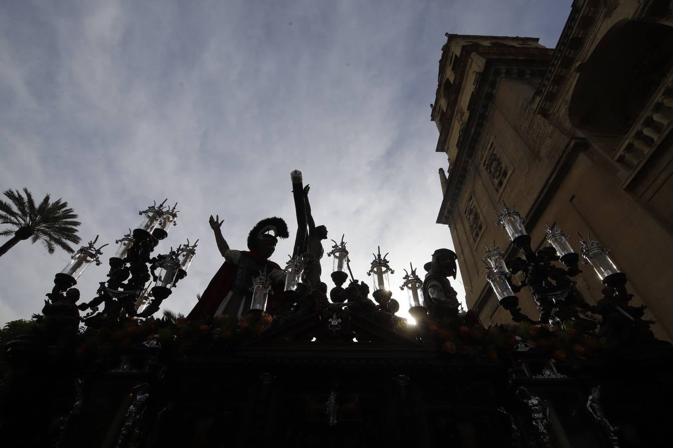 De Córdoba al Naranjo, la vibrante procesión de La Agonía, en imágenes