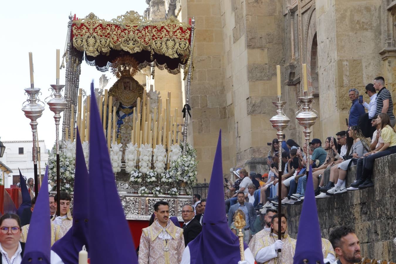 De Córdoba al Naranjo, la vibrante procesión de La Agonía, en imágenes