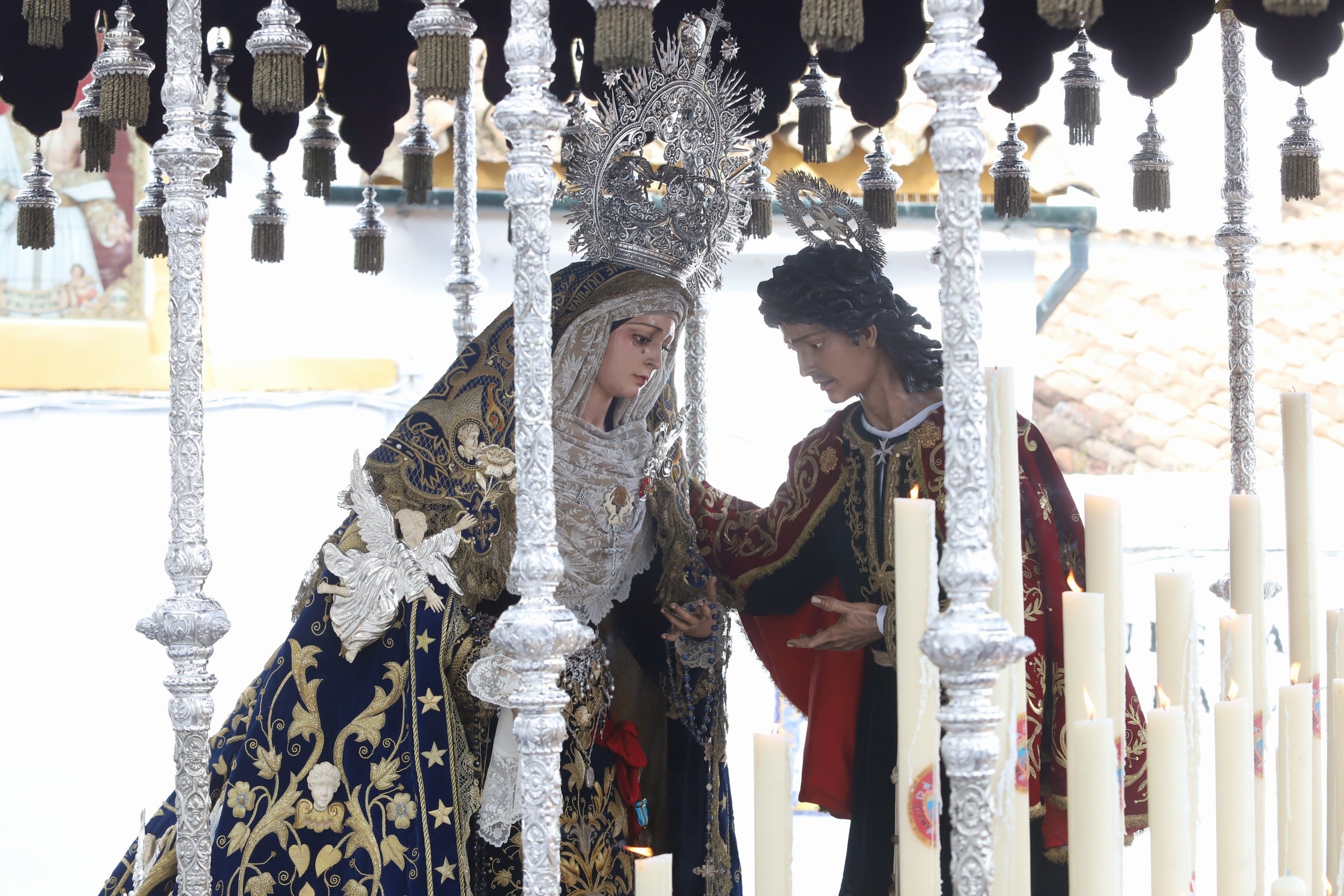 El clacisismo del Císter en la multitud de Capuchinos por el Martes Santo de Córdoba