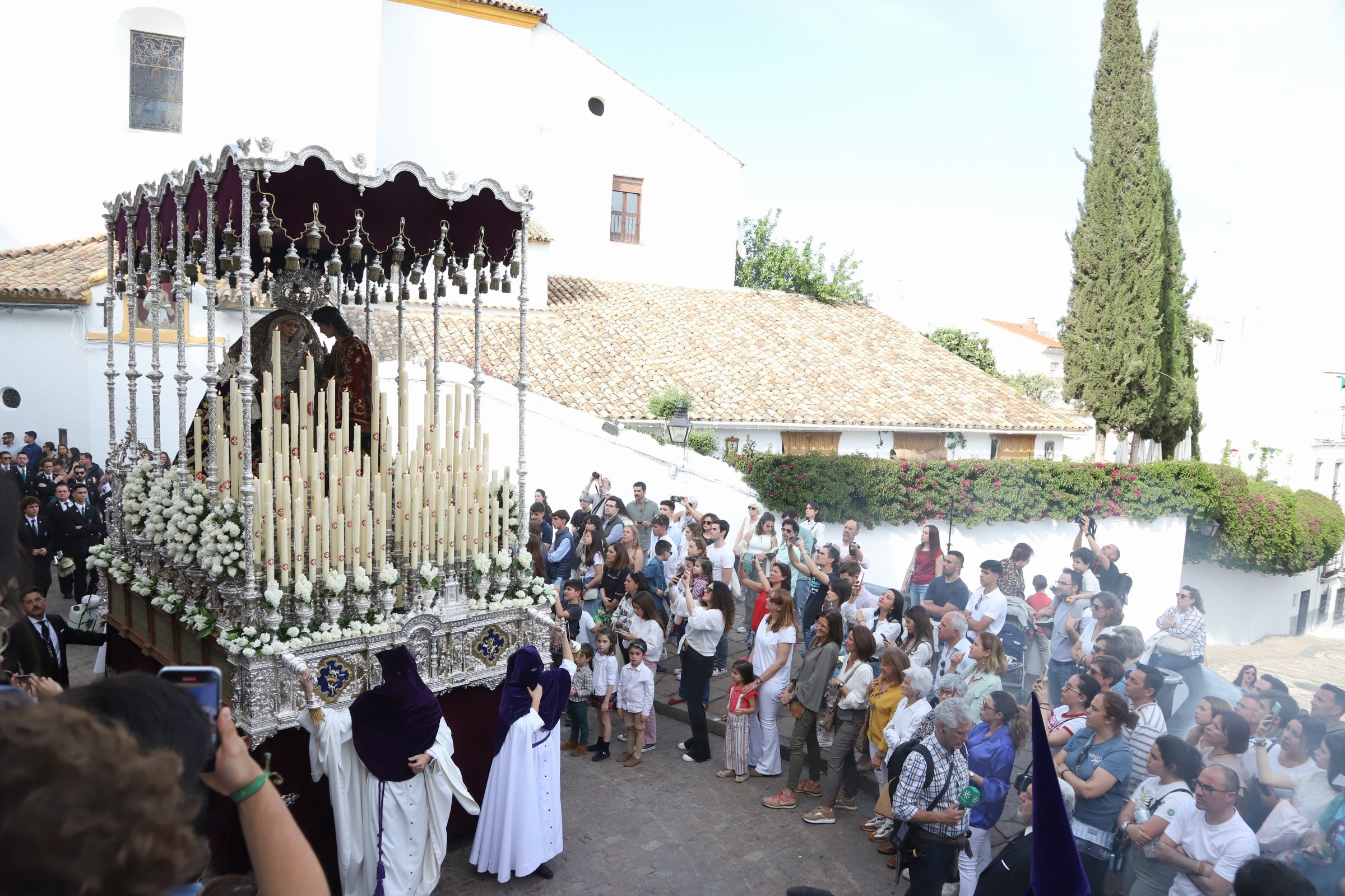 El clacisismo del Císter en la multitud de Capuchinos por el Martes Santo de Córdoba