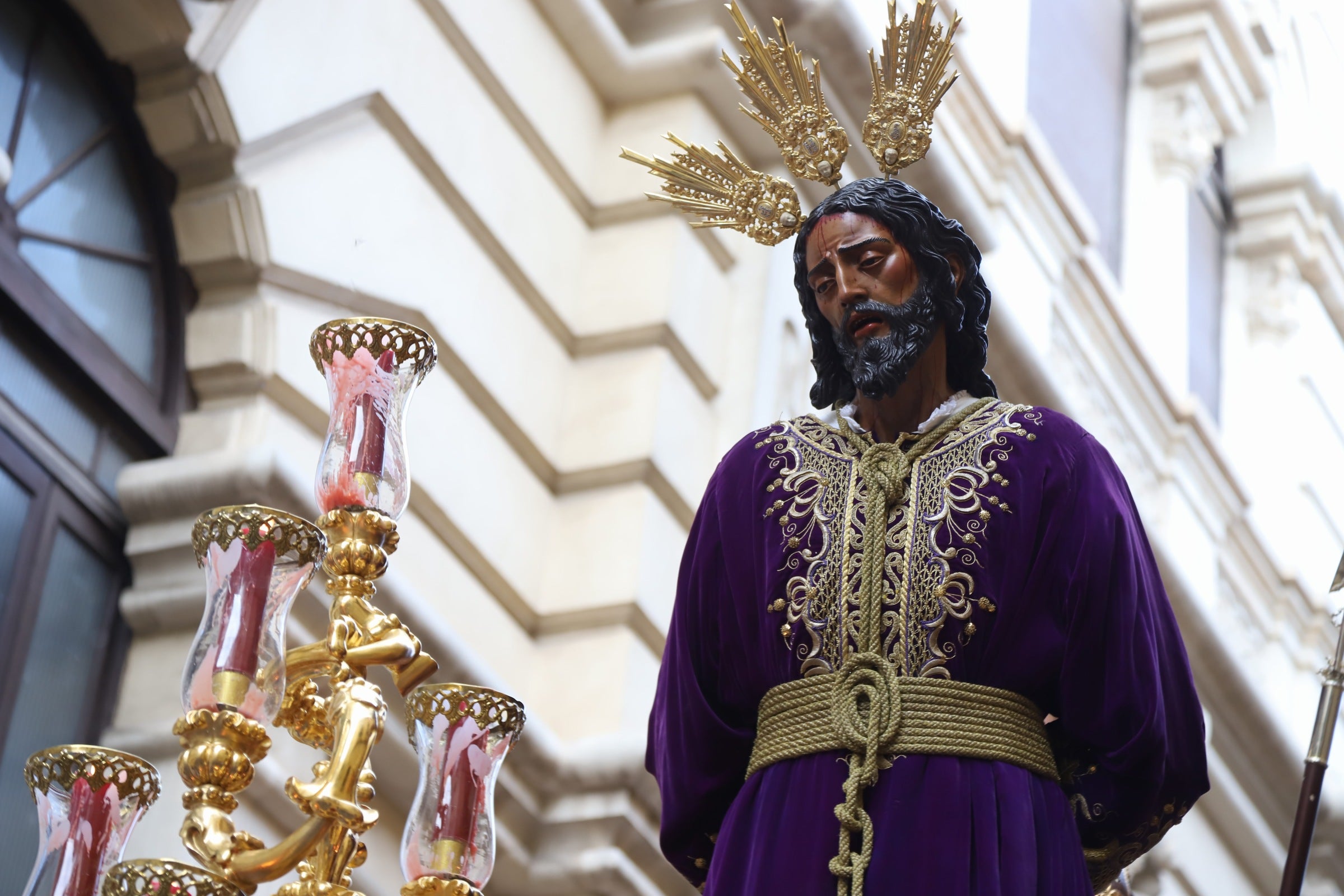 El clacisismo del Císter en la multitud de Capuchinos por el Martes Santo de Córdoba