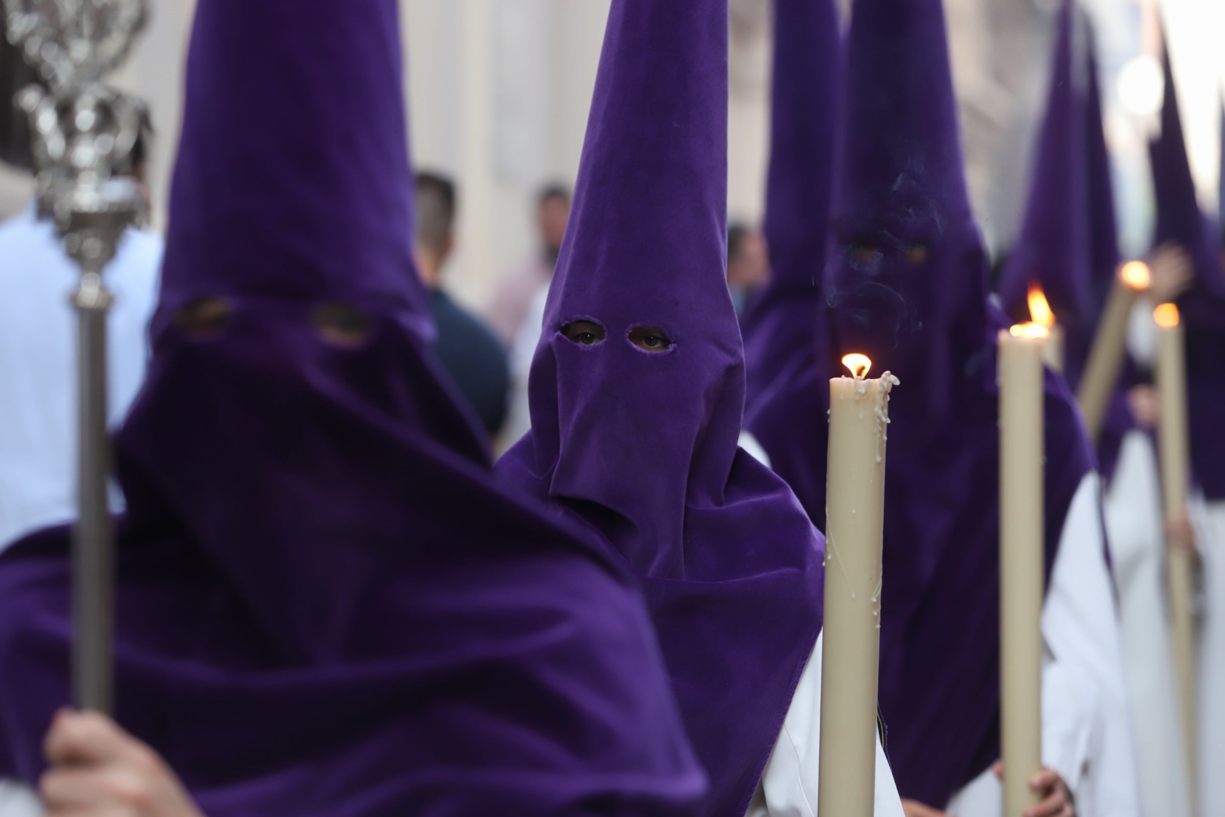 El clacisismo del Císter en la multitud de Capuchinos por el Martes Santo de Córdoba
