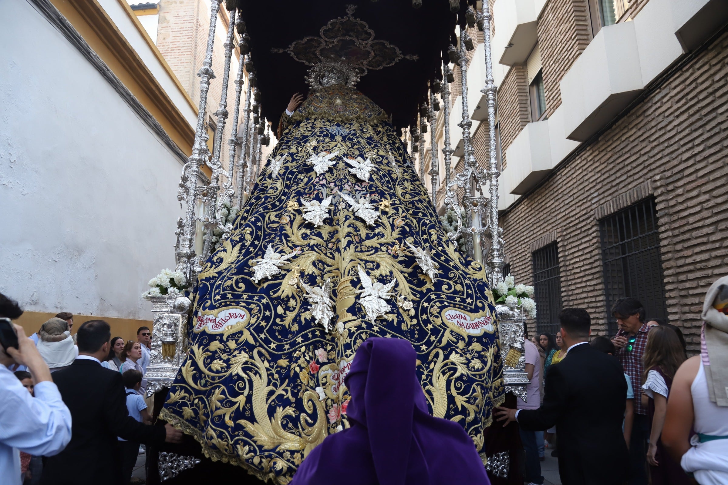 El clacisismo del Císter en la multitud de Capuchinos por el Martes Santo de Córdoba