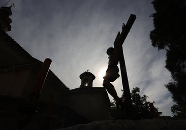 Sobriedad y recogimiento en la Universitaria de Córdoba el Martes Santo