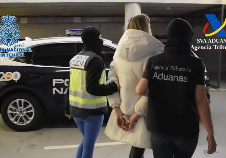 Dos detenidos en Irún y Hondarribia por traficar con armas para Rusia