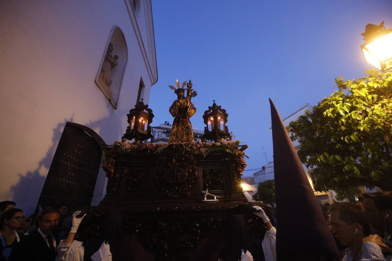 Sabor de barrio antiguo en la hermandad de Pasión del Miércoles Santo