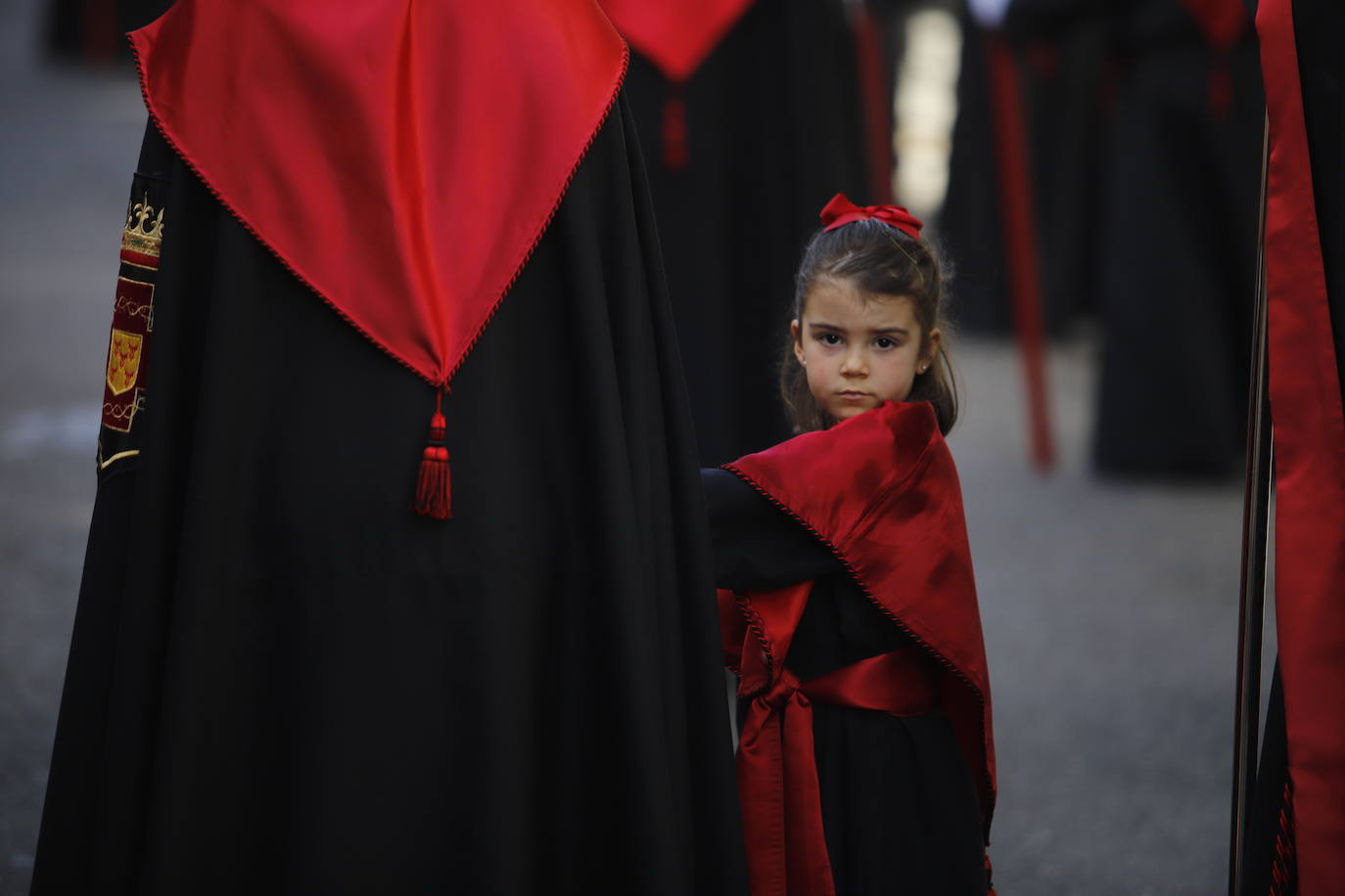 La identidad estética de la Caridad en su estación de penitencia, en imágenes