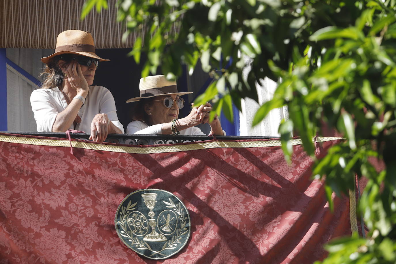 La identidad estética de la Caridad en su estación de penitencia, en imágenes