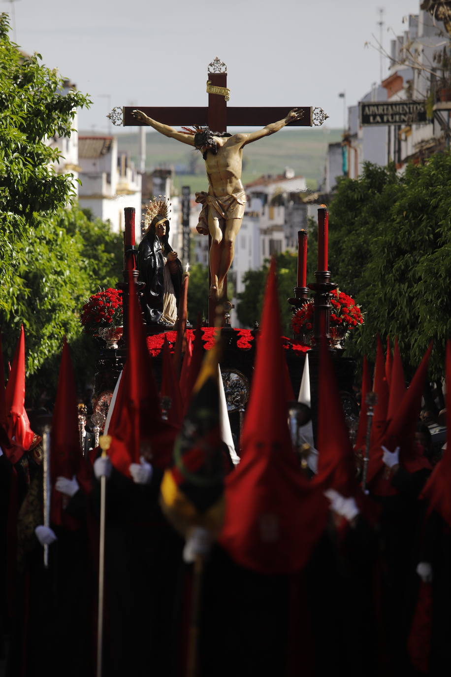 La identidad estética de la Caridad en su estación de penitencia, en imágenes