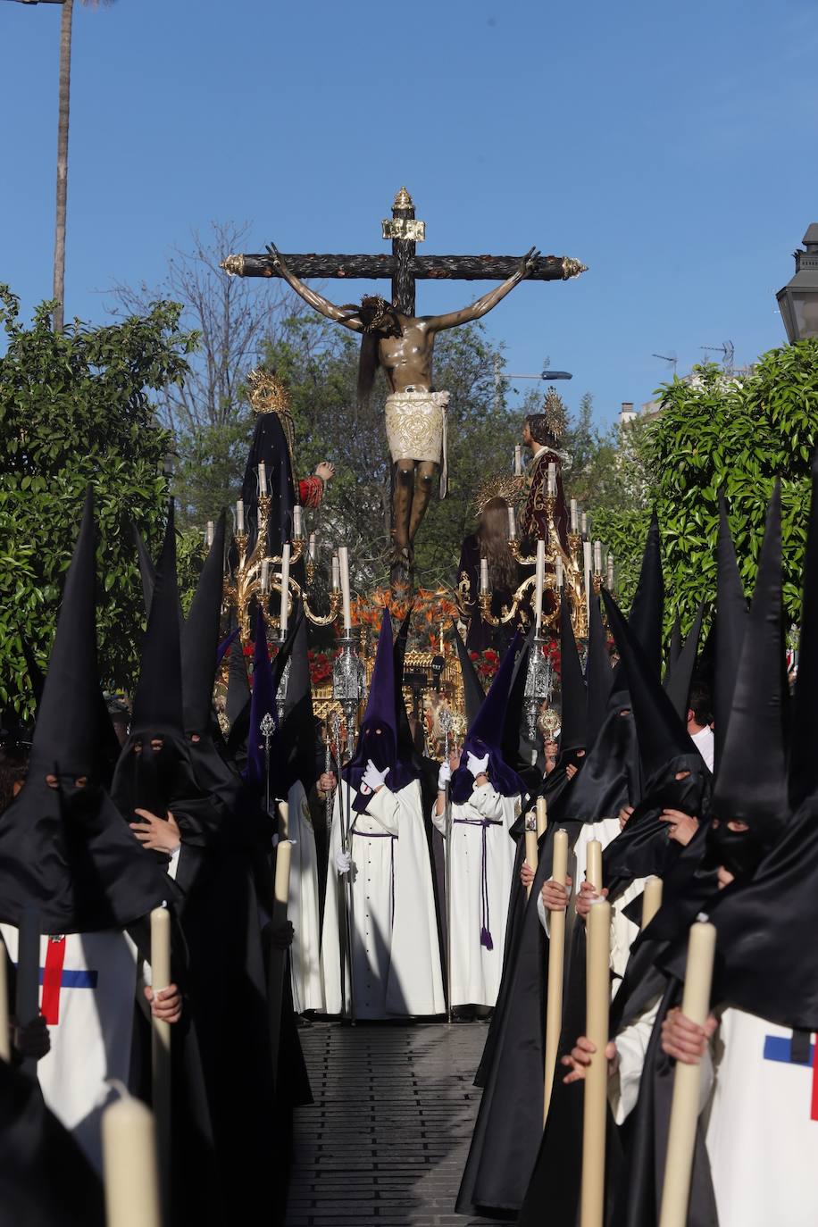En imágenes, devoción honda al Cristo de Gracia