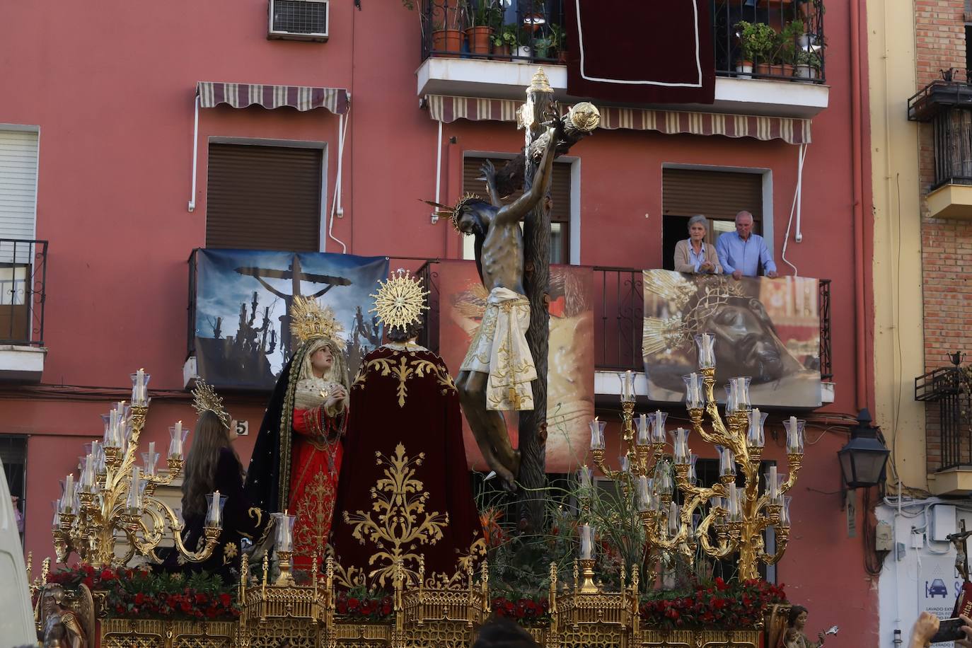 En imágenes, devoción honda al Cristo de Gracia