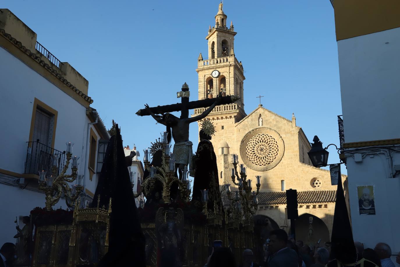 En imágenes, devoción honda al Cristo de Gracia