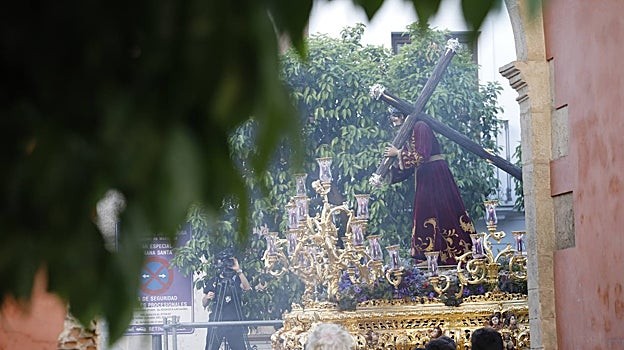 El Señor del Calvario, junto al arco de San Francisco