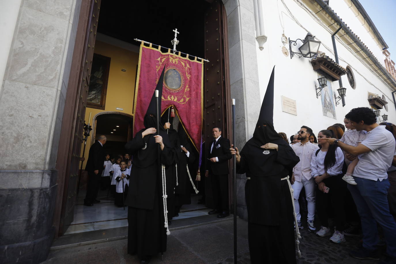 La solemnidad del Nazareno en su salida, en imágenes