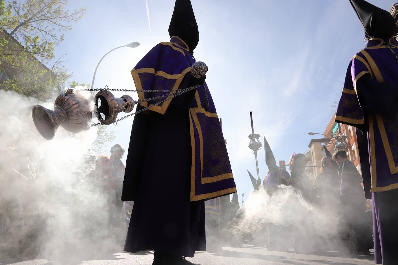 Las estampas del peso de los siglos en el Caído