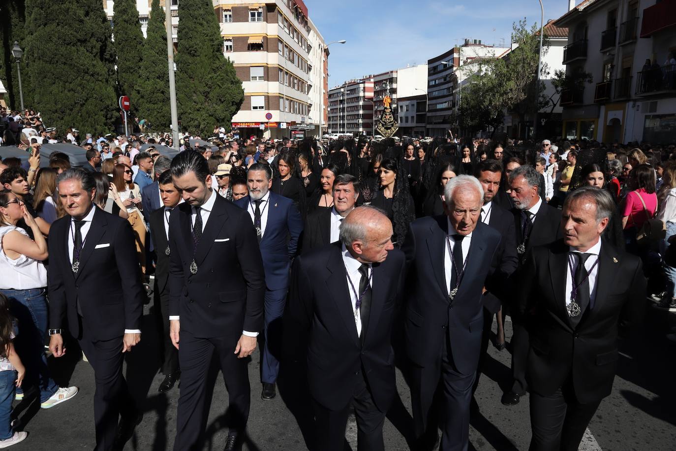 Las estampas del peso de los siglos en el Caído