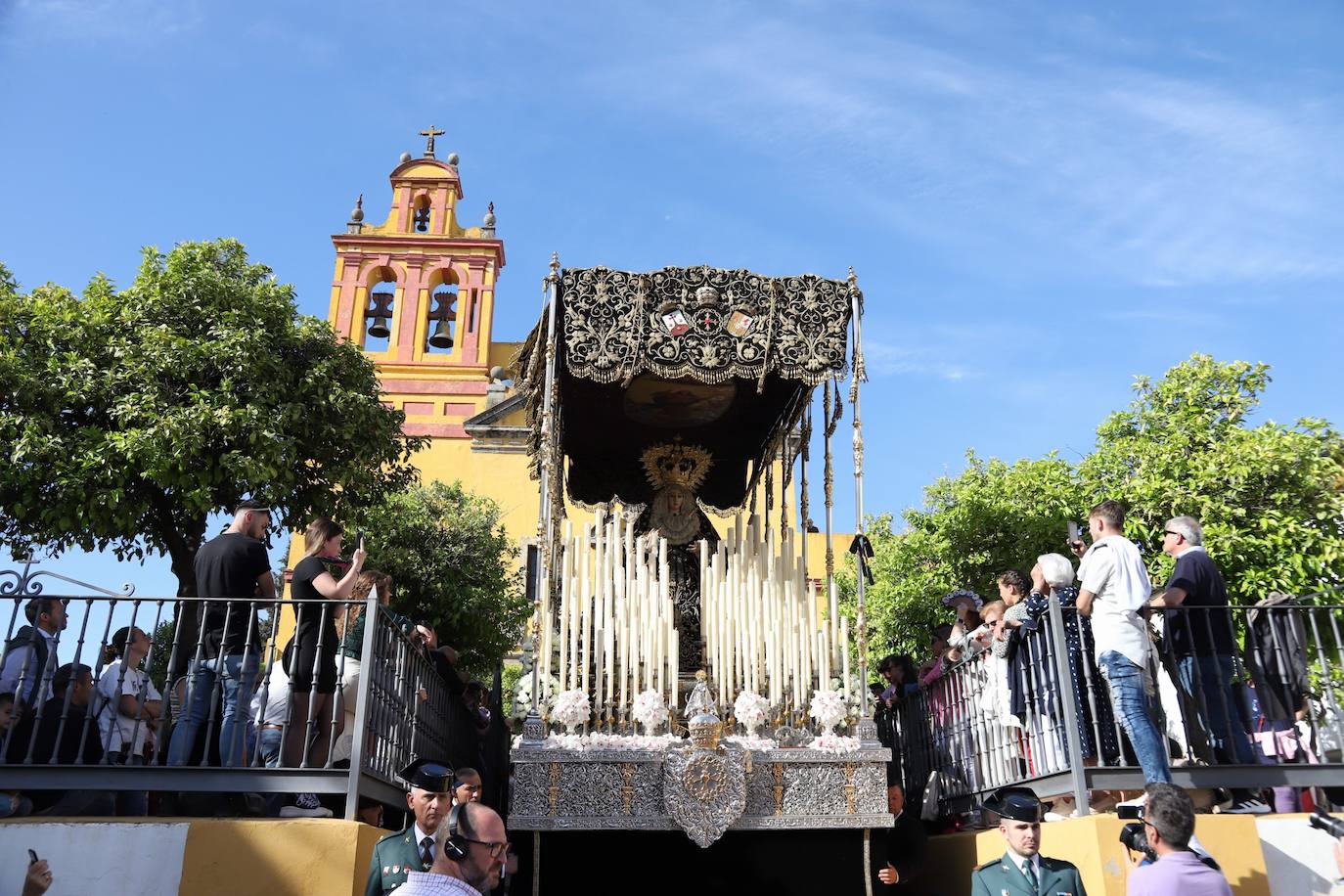 Las estampas del peso de los siglos en el Caído