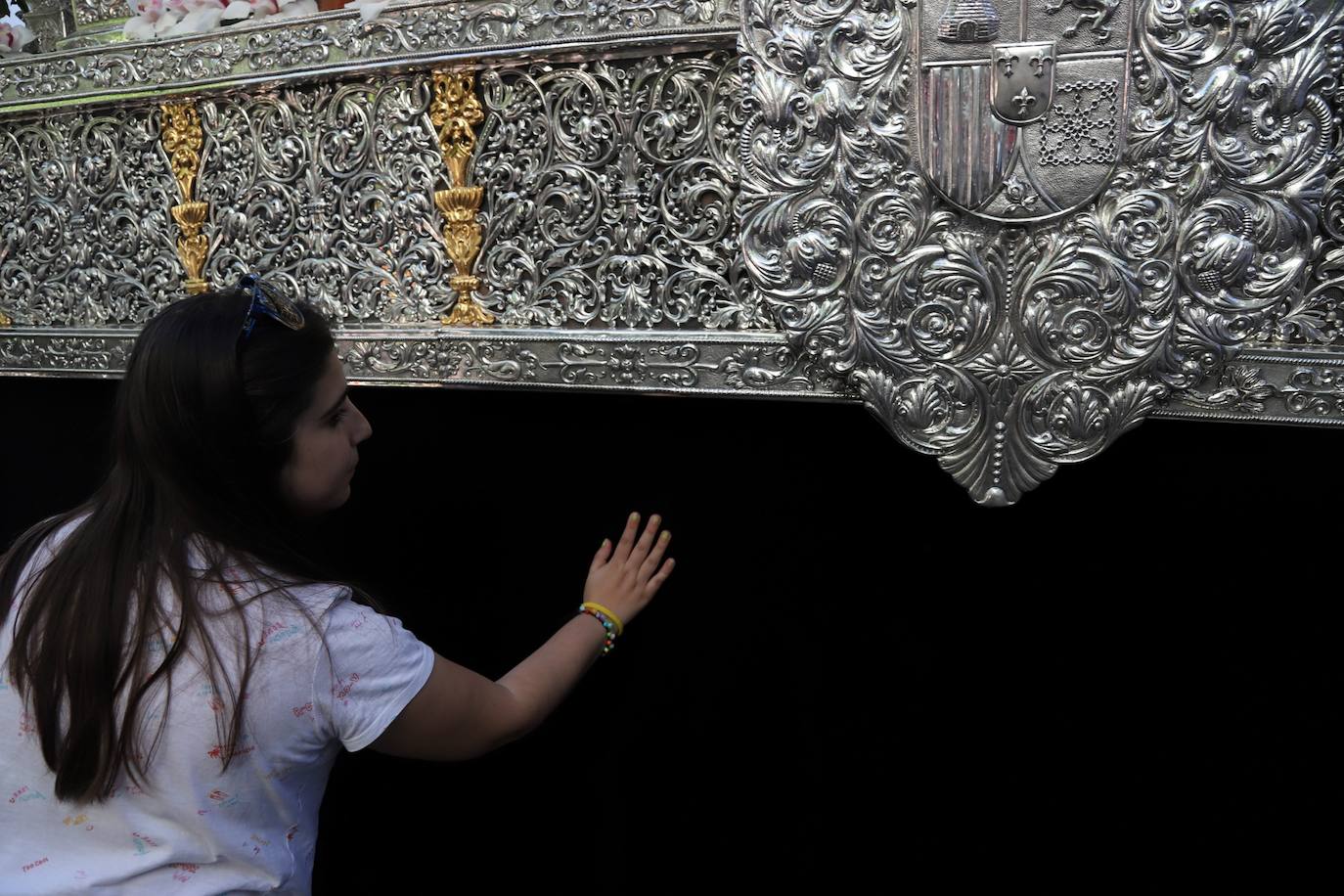 Las estampas del peso de los siglos en el Caído