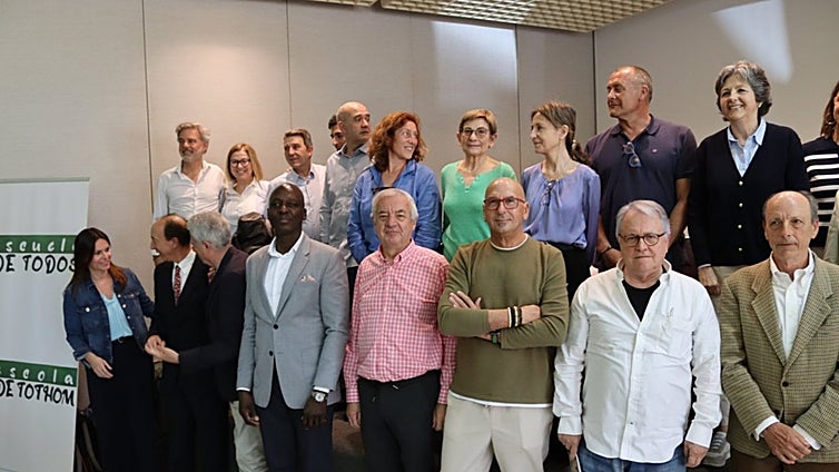 Profesores piden el fin de las discriminaciones lingüísticas para excluir al español y así «crear identidades nacionales»
