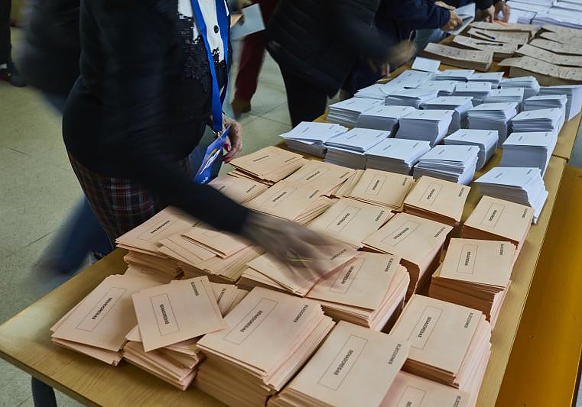 Papeletas electorales en una imagen de archivo