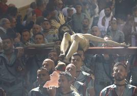 Semana Santa de Córdoba 2023 | El esperado vía crucis del Señor de la Caridad, en imágenes