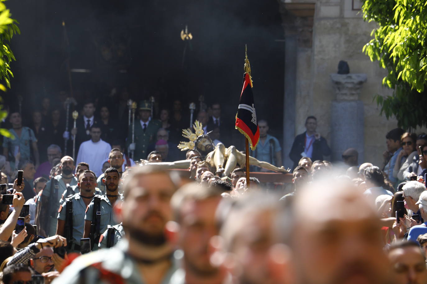 Semana Santa de Córdoba 2023 | El esperado vía crucis del Señor de la Caridad, en imágenes