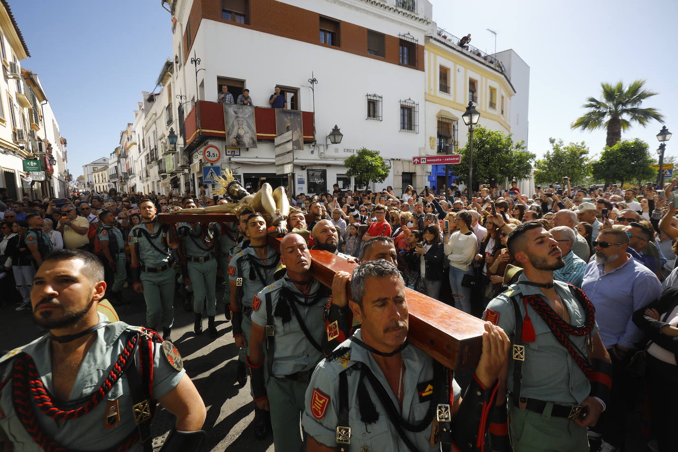 Semana Santa de Córdoba 2023 | El esperado vía crucis del Señor de la Caridad, en imágenes