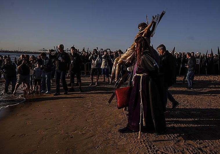 Procesiones del Viernes Santo de la Semana Santa Marinera de Valencia 2023: horario y recorrido