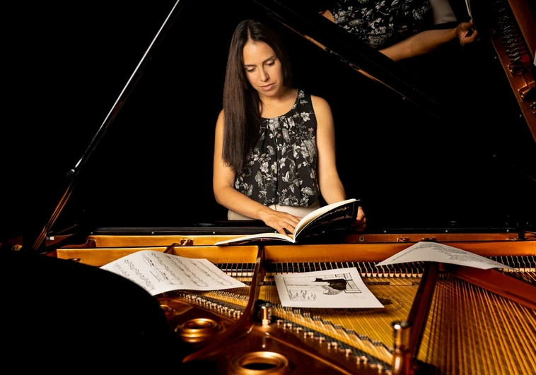 La música, un medio para narrar historias: Elsa Muñiz construye el 'pianotelling'