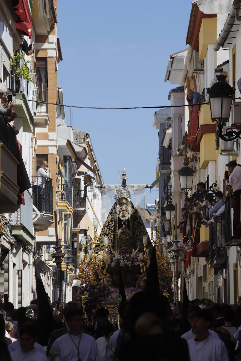 La emocionante procesión de la Virgen de la Soledad de Cabra, en imágenes