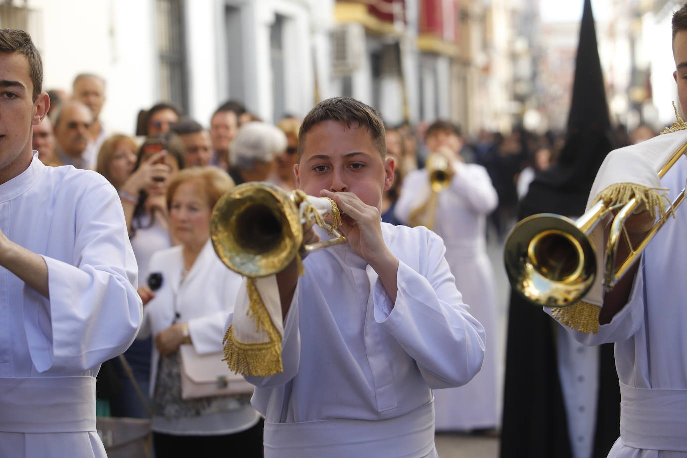 La emocionante procesión de la Virgen de la Soledad de Cabra, en imágenes