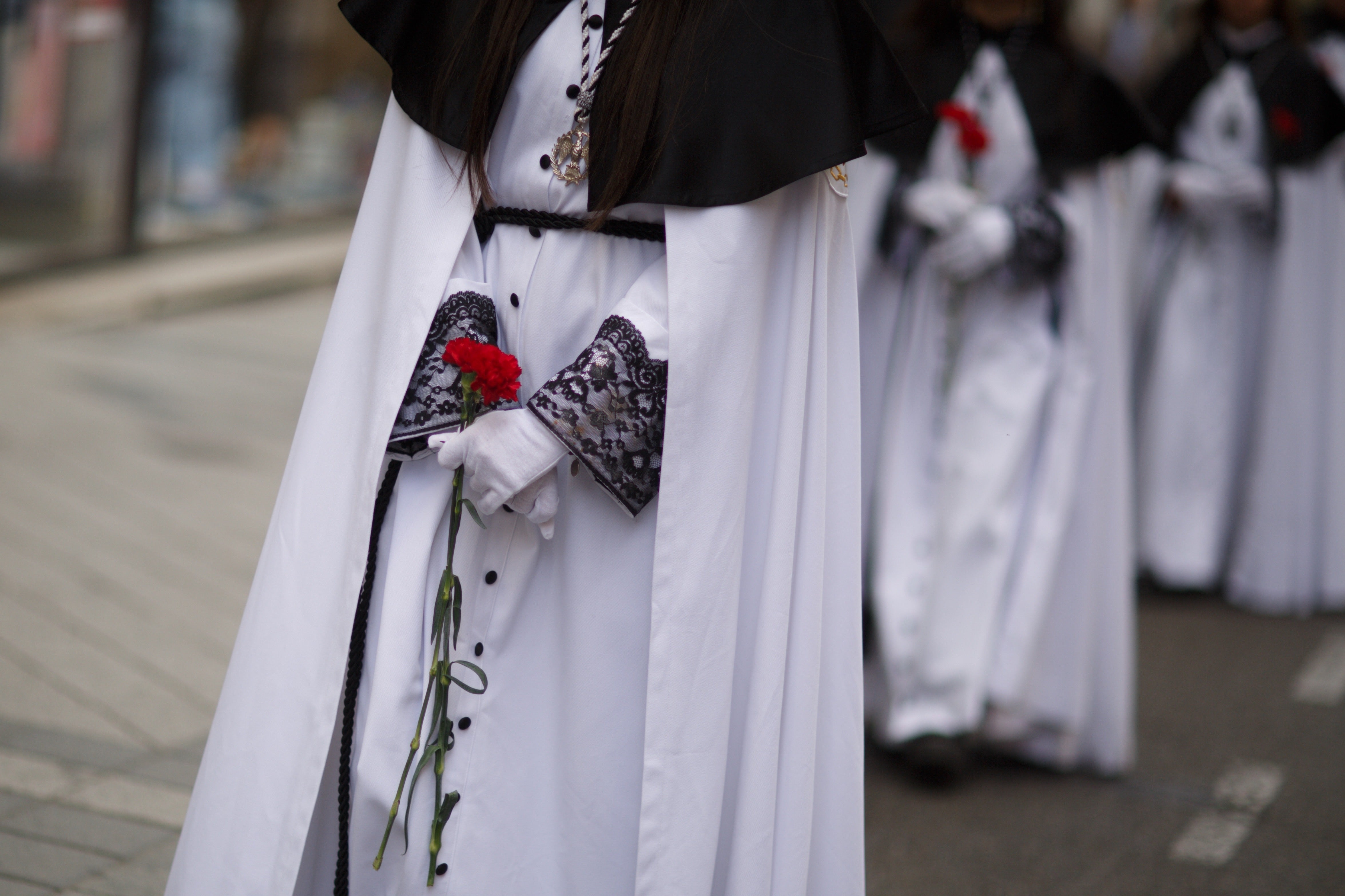 Valladolid- El fervor de los fieles en este Domingo de Resurrección, que pone el epílogo a las procesiones  de los últimos diez días