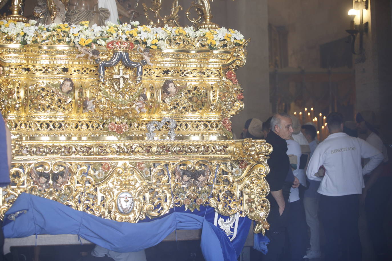 La Virgen de la Alegría recorre sola las calles de Córdoba, en imágenes