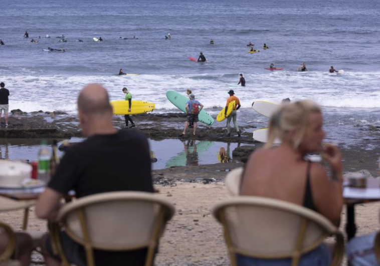 Canarias se derrite en pleno mes de abril y espera ascenso de temperaturas