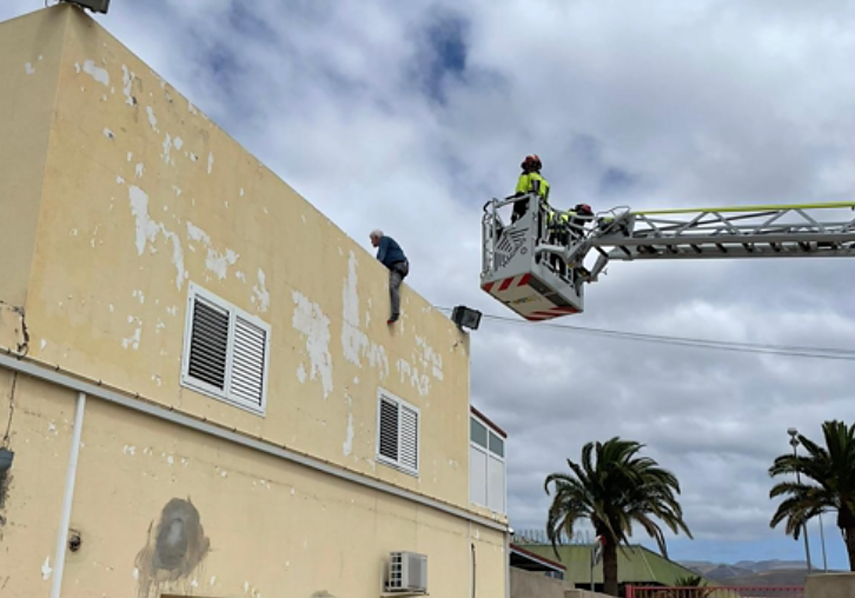 Formación de Bomberos en protocolo antisuicidio en Maspalomas