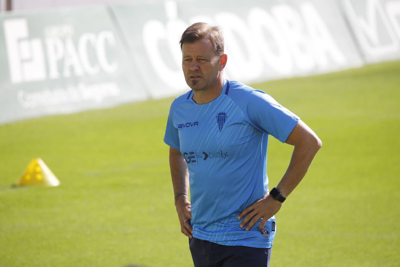El primer entrenamiento de Manuel Mosquera al frente del Córdoba CF, en imágenes