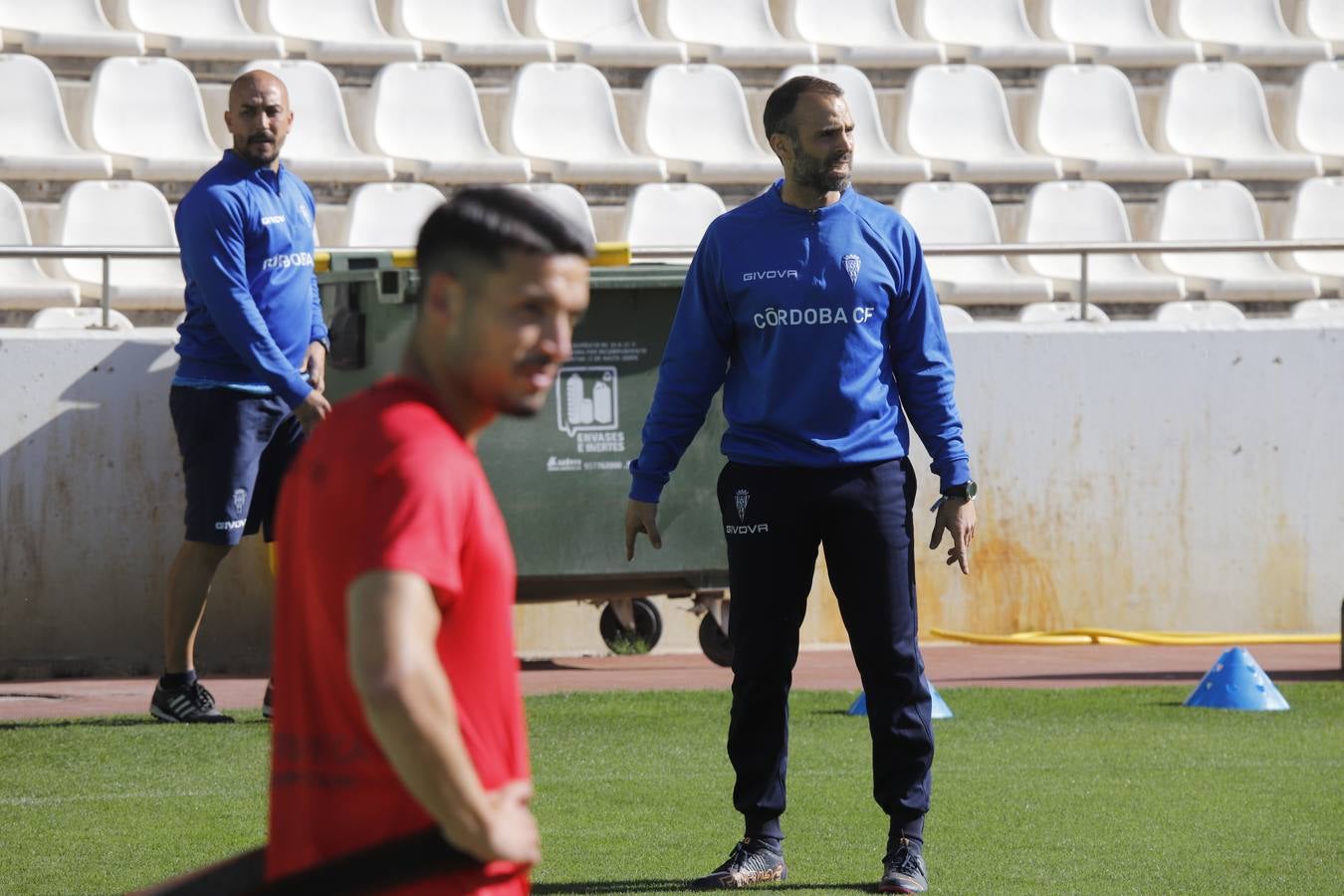 El primer entrenamiento de Manuel Mosquera al frente del Córdoba CF, en imágenes