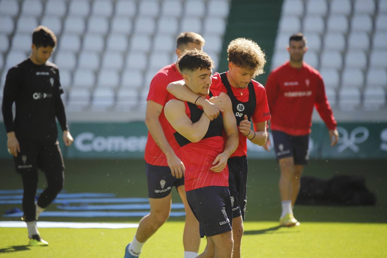 El primer entrenamiento de Manuel Mosquera al frente del Córdoba CF, en imágenes