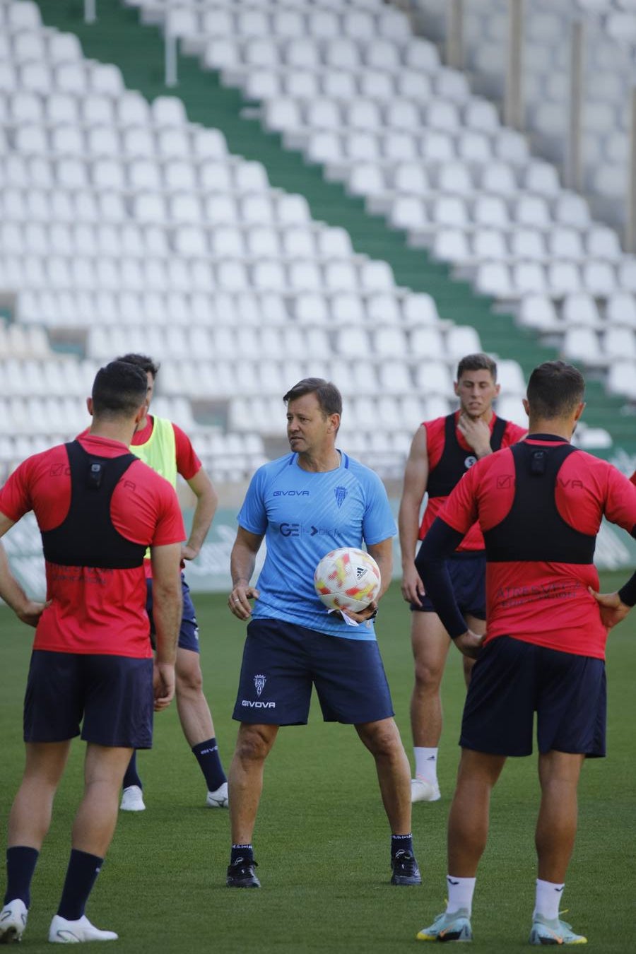 El primer entrenamiento de Manuel Mosquera al frente del Córdoba CF, en imágenes