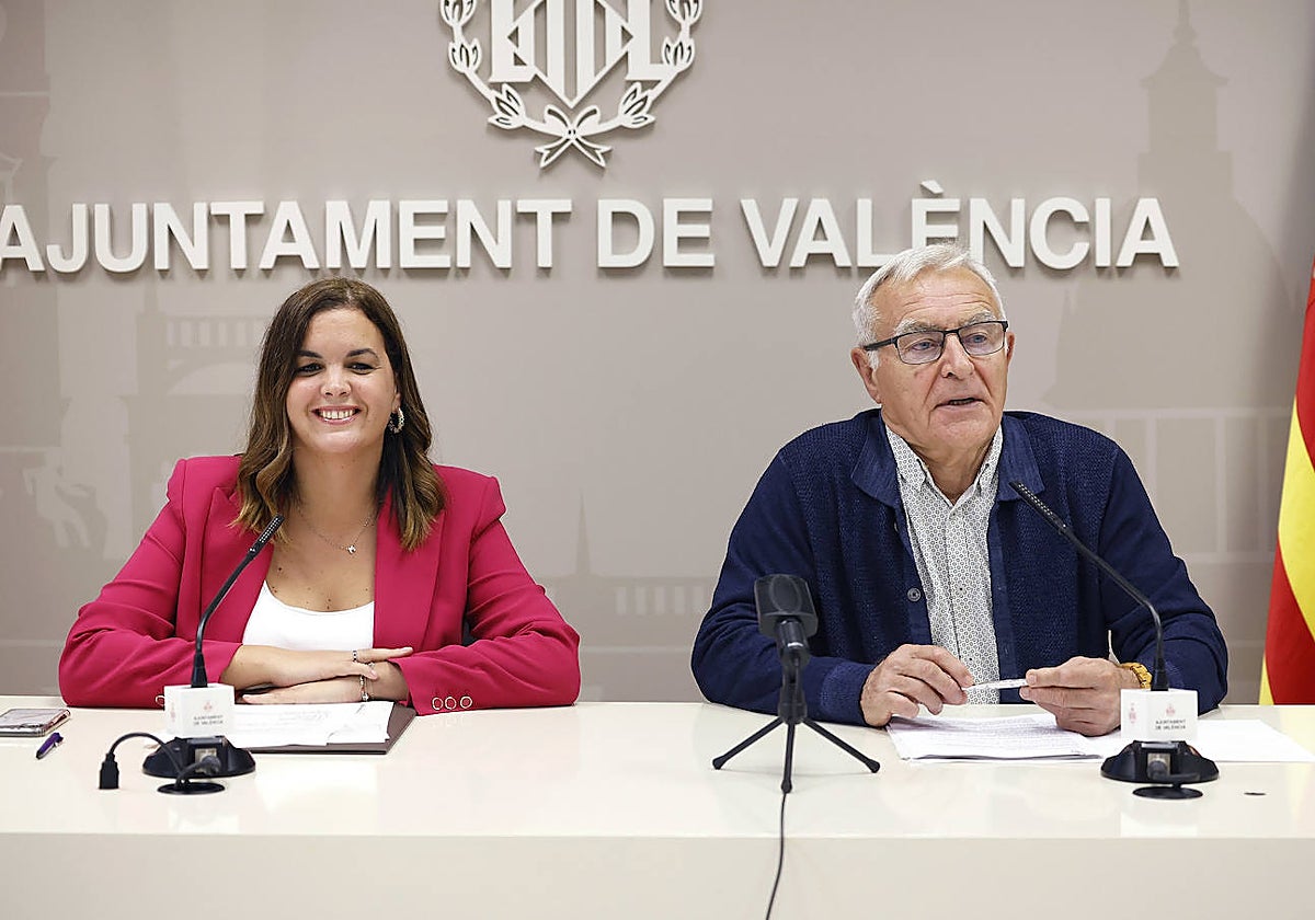 Imagen de archivo de la vicealcaldesa de Valencia, Sandra Gómez, y del alcalde, Joan Ribó