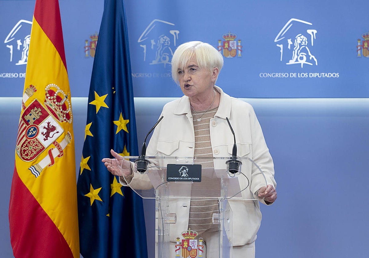 La secretaria general del Grupo Parlamentario Socialista en el Congreso, Isaura Leal, en rueda de prensa
