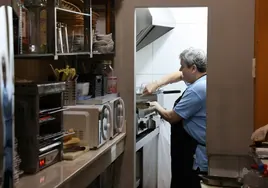 La falta de personal en la hostelería eleva hasta casi 3.000 euros el sueldo de algunos cocineros en Córdoba