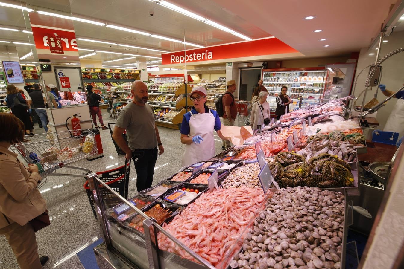 Fotos | Así es el nuevo supermercado de Deza en Córdoba