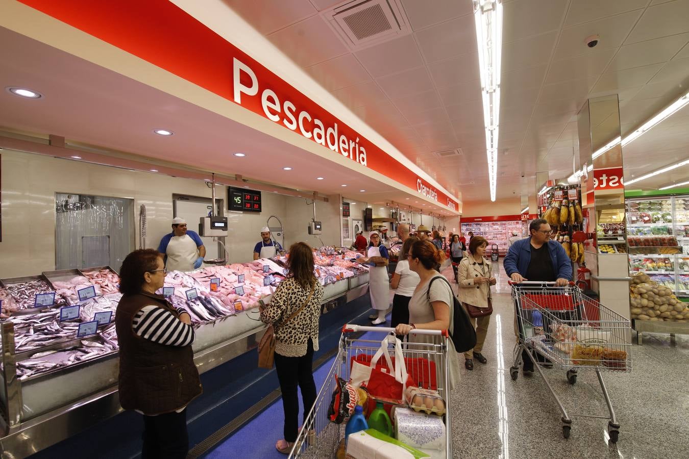 Fotos | Así es el nuevo supermercado de Deza en Córdoba
