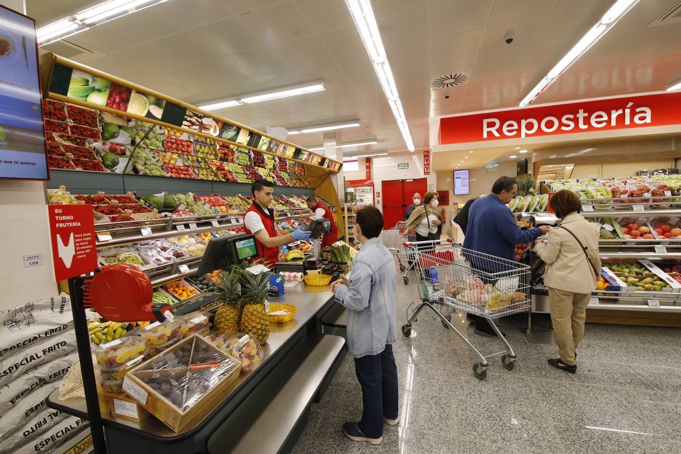 Fotos | Así es el nuevo supermercado de Deza en Córdoba